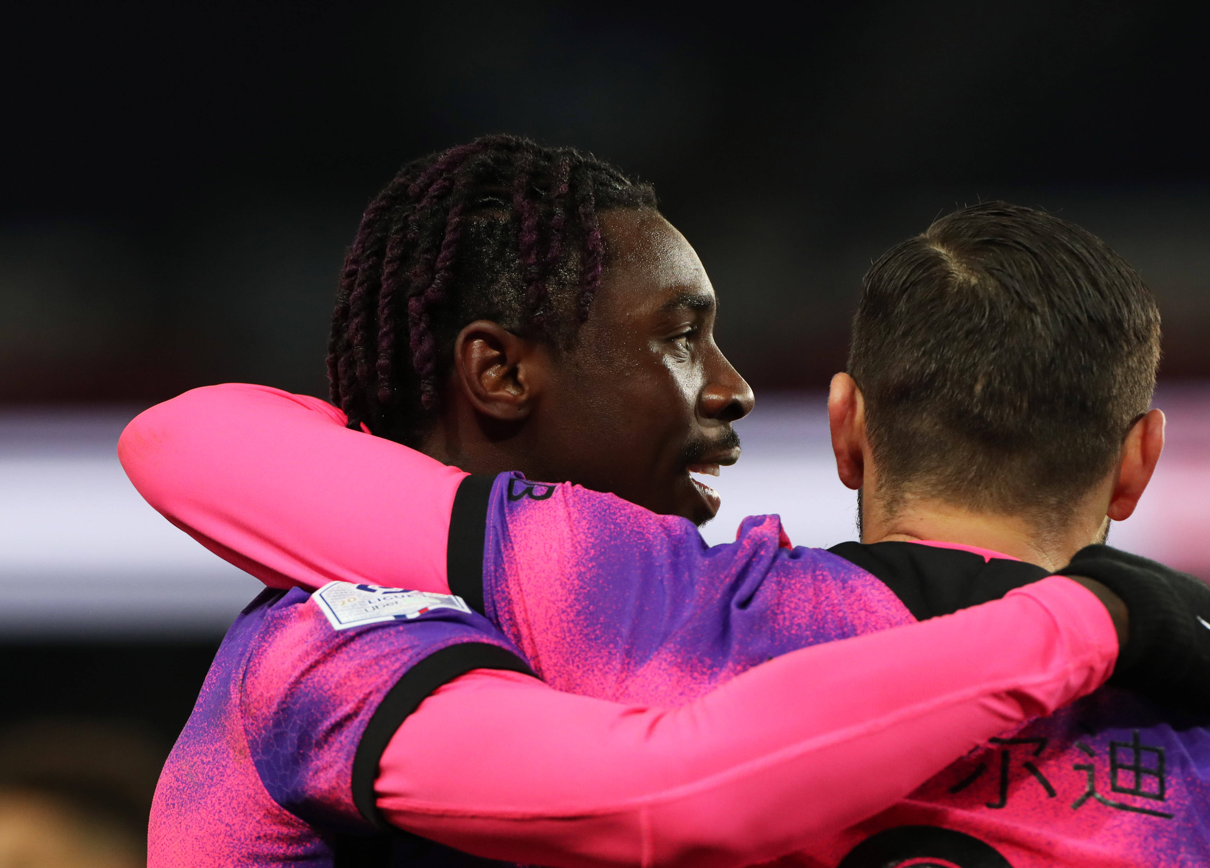 今晚尼斯备战法甲；豪取连胜细节曝光；管理层满意；更衣室氛围转暖 