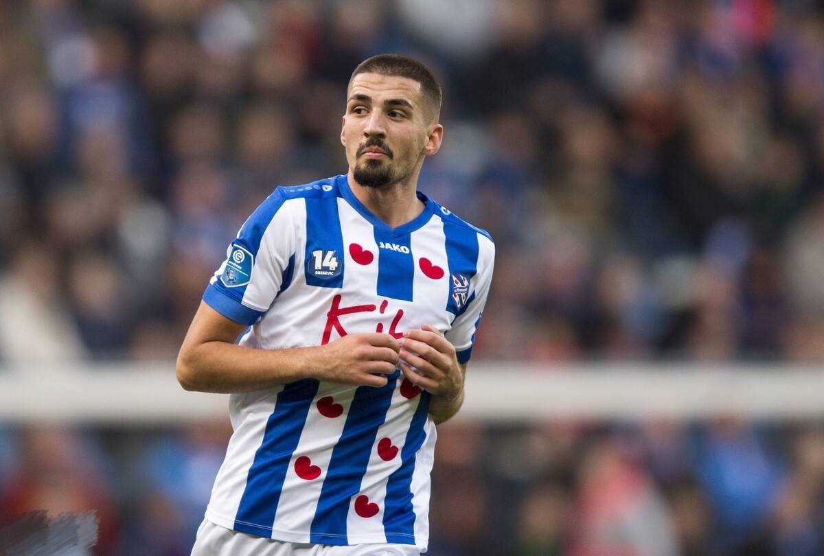 门兴格拉德巴赫训练开放日；赛前单刀错失引欢呼；荷甲在即；医务组通报恢复 