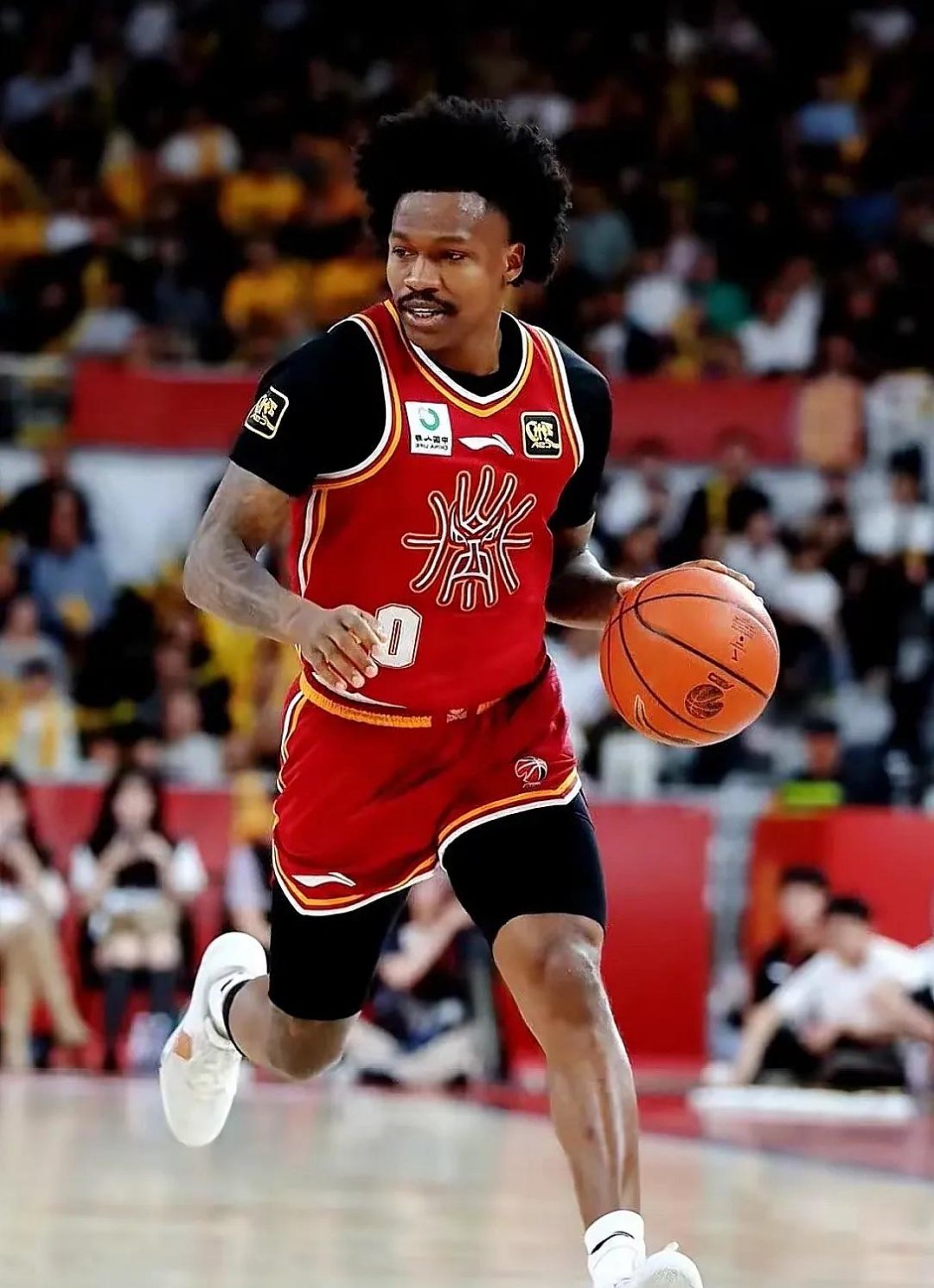 赛地聚焦：CBA季后赛今晨热度飙升，托特纳姆临场应变，引发热议，赛季目标并未改变 