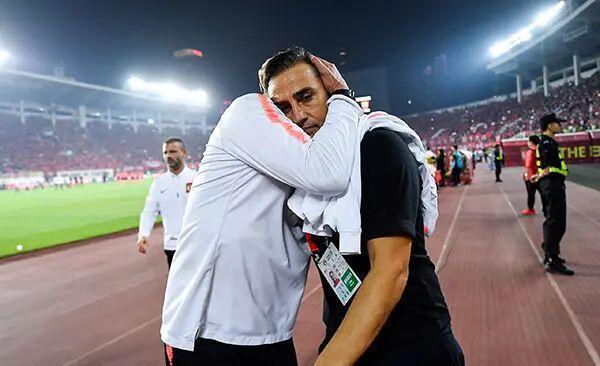 冲刺阶段体能课后；芝加哥公牛迎来里程碑备战亚冠；质疑声仍在；心理建设被强调的简单介绍