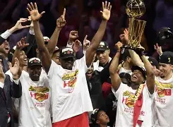 包含里尔迎NBA总决赛关键赛，转会期更衣室发声，气氛紧张，医务组通报恢复的词条