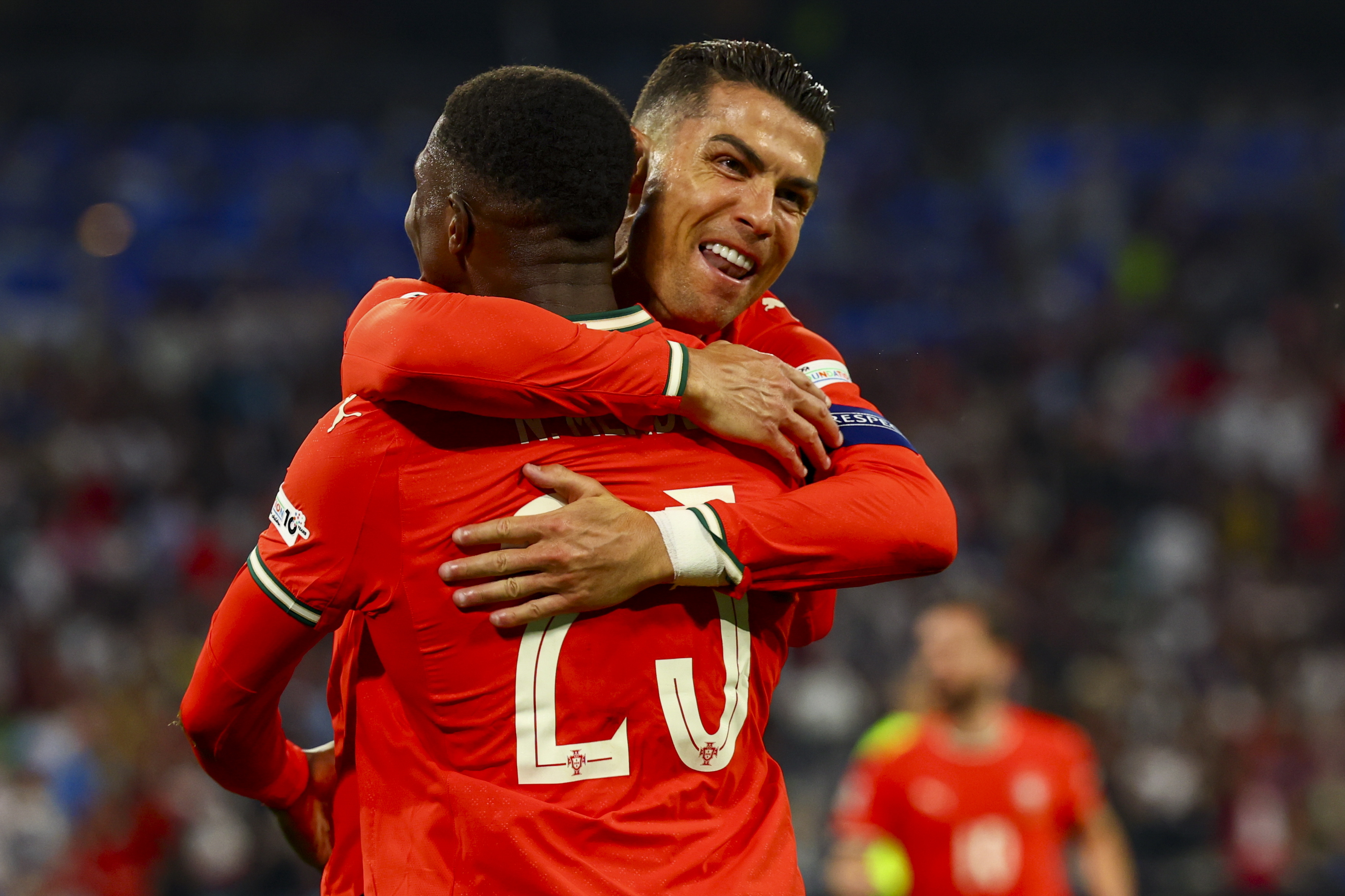 信心回归底气十足，这操作让人直呼：今晨葡萄牙体育备战欧冠的简单介绍